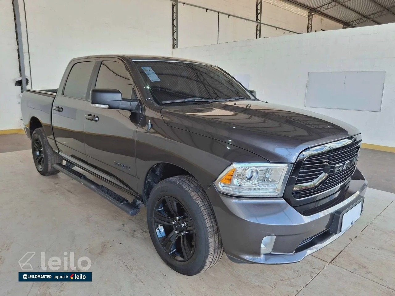 RAM CLASSIC LARAMIE (4P) ANO 2023
