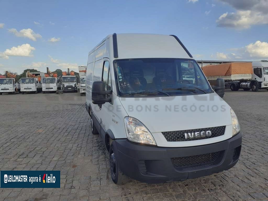 IVECO DAILY 30S13VAN 2019